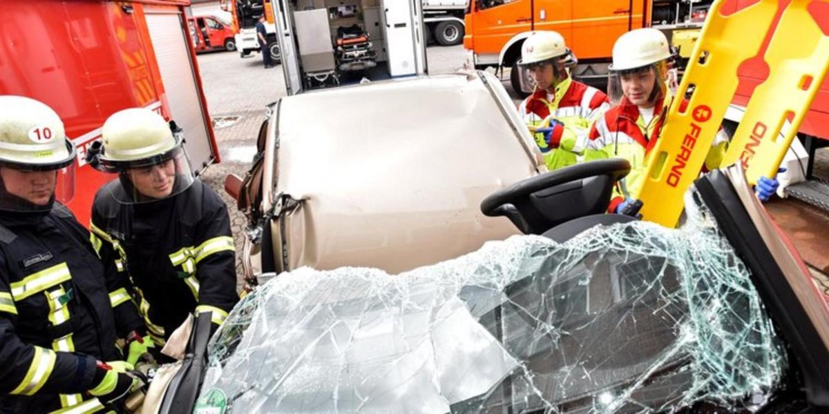 #Feuerwehr #Kiel sucht dringend #Bewerber: Die Zahl für die Ausbildung zum Brandmeister ist auf dem tiefsten Stand der vergangenen Jahre. kn-online.de/Kiel/Retter-Na…