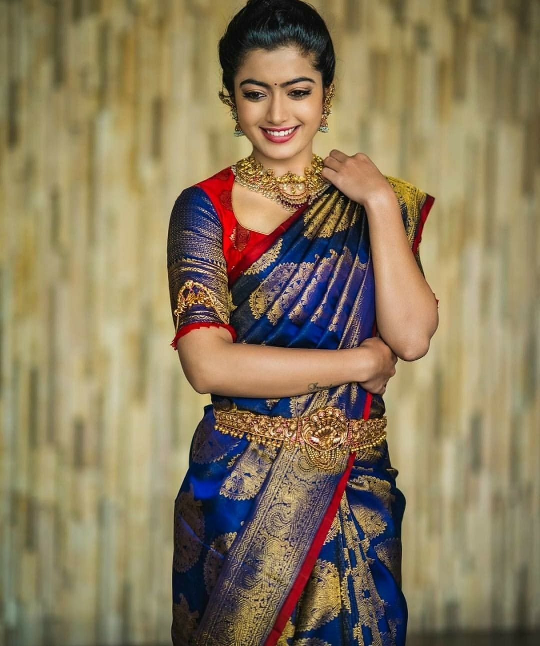 Feel Like a Celebrity with Our Viral South Indian Navy Blue Silk Sarees  Collection – Sareeko