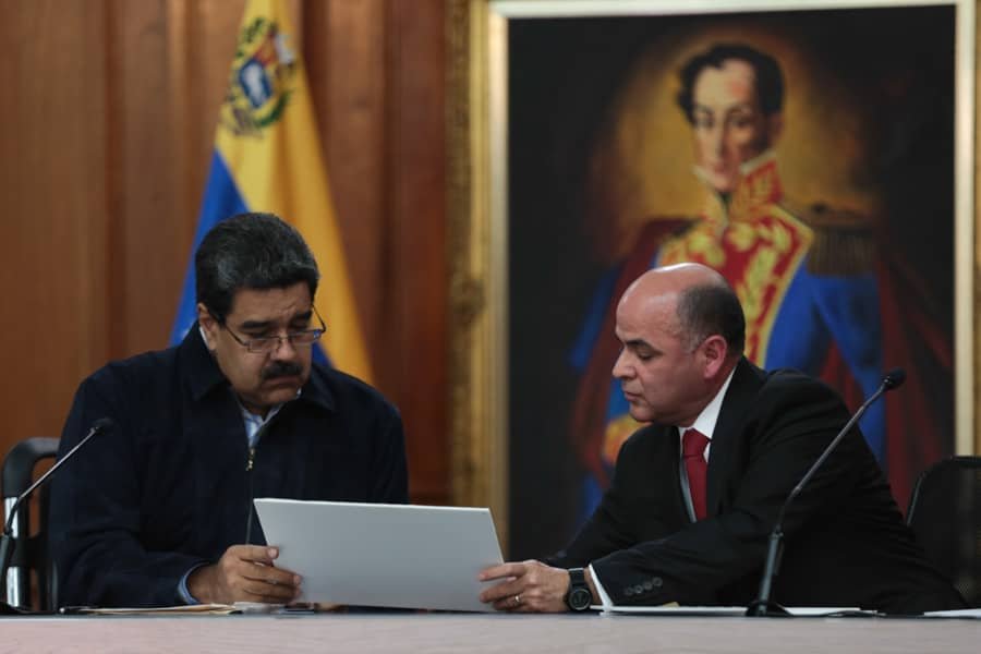 #29Ago ¡LA ETIQUETA DEL DÍA! ⏩  #AumentaProducciónPetrolera
El Presidente <a href="/NicolasMaduro/">Nicolás Maduro</a> dando continuidad al Programa de Recuperación Económica, Crecimiento y Prosperidad da paso a una nueva era dentro de Pdvsa. ¡Tenemos todo lo necesario para crecer!.