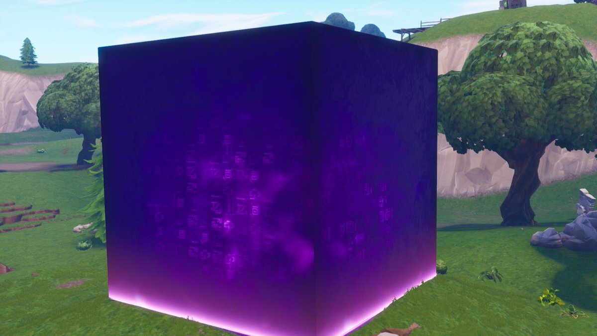 ScientificPercy's tweet image. Percy was investigating * Hmm is it energon . I might poke it or shot it