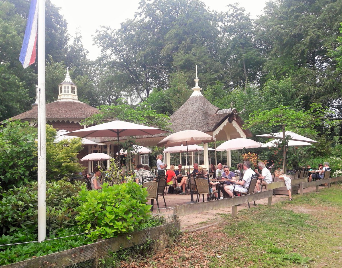 VeritasVisit_nl's tweet image. Drinking tea like royalty! bit.ly/2snjO4E

🚲explore #hollandbybike #howelse 🚲 #cycling #outdoors #travel #countryside #nature #netherlands #biketour #holland #amsterdam daytrip