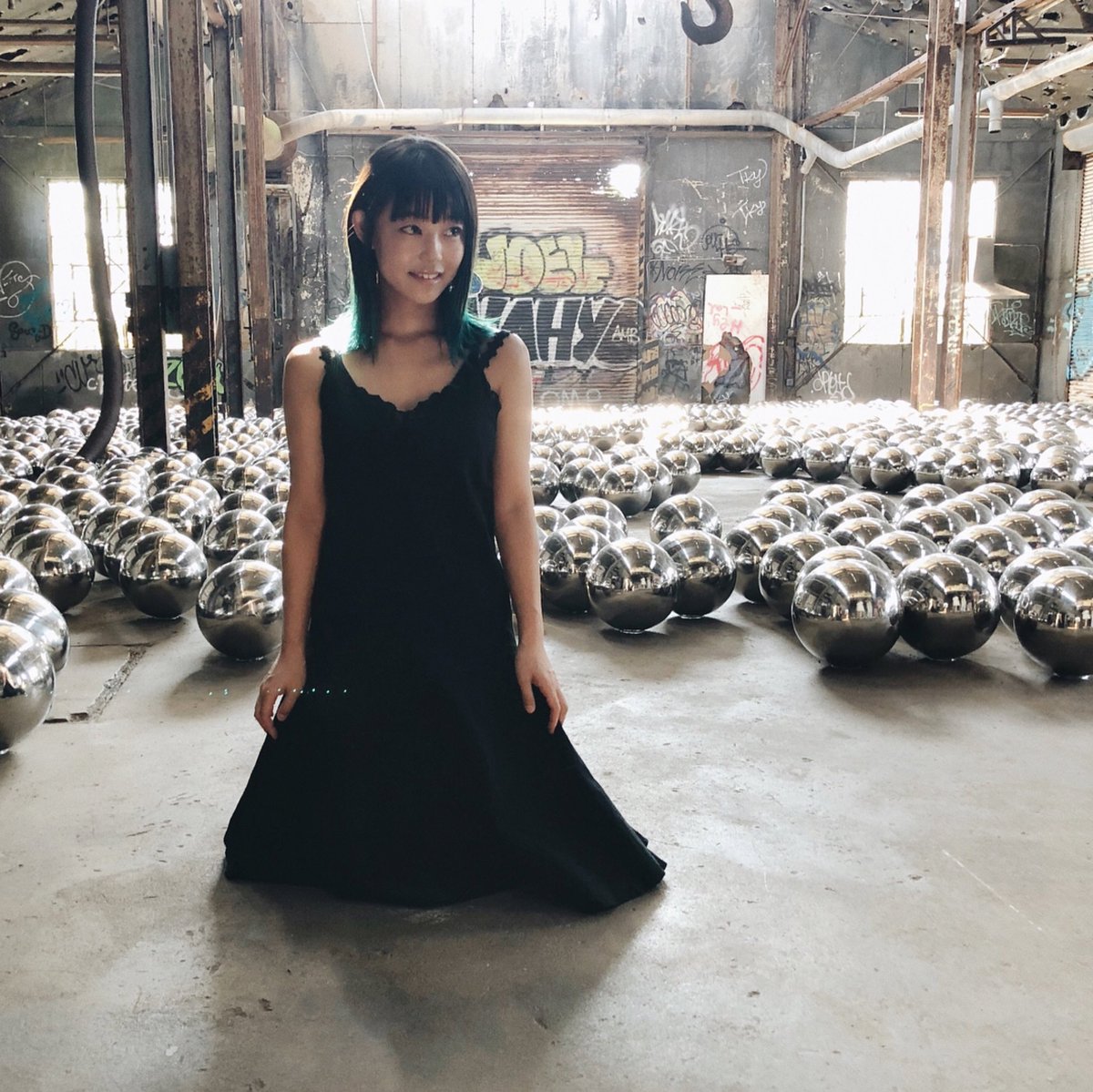 塩谷 舞 Mai Shiotani フォトグラファーの花梨ちゃん 言葉 使いがとても丁寧でやわらかくて 前職は と聞くと なんと タカラジェンヌだったの とのこと びっくり 彼女自身が舞台での表現者だったからこそ溶け込める場所があって