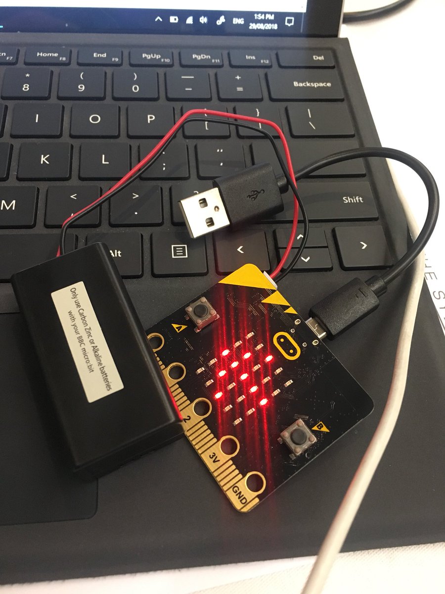 maria_e's tweet image. Learning about being creative coding micro:bits #unpackingcoding