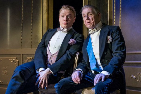 MyTheatreMates's tweet photo. Running Wilde: As #ClassicSpring’s year-long #OscarWilde season draws to a close, @culturalcap1 asks how successful Dominic Dromgoole’s concept has been & suggests what future programmes can learn as a result https://t.co/sSMxhuSlRZ https://t.co/S9D2pQGnvE