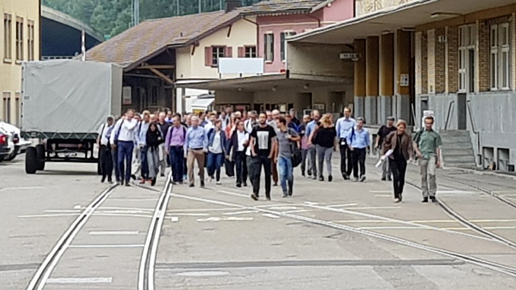 ChristianJuen's tweet photo. Heute Morgen in Kemptthal: die 2.Welle von Teilnehmern rollt an für den 10. #AXA_ARP. Bei der Eröffnung waren gegen 240 Personen dabei. Weitere kommen im Verlauf des Tages. #AXAwall @StoobUrs @Choli8421 @Be24jackG @peterMgeiser @Neck_FlowSphere https://t.co/1jvoyJxZE4