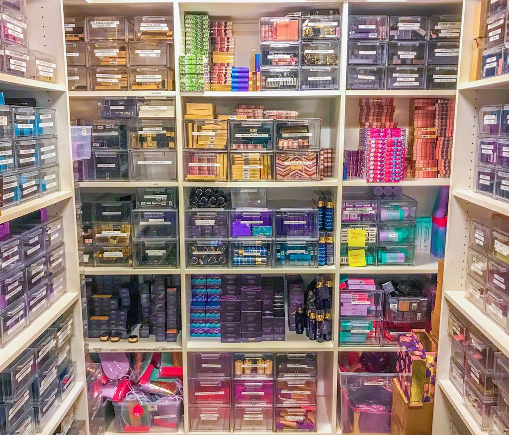 tartecosmetics's tweet photo. RT if you'd like one of each from this tarte product closet 😱🛍 #crueltyfree #tartetalk https://t.co/6lIJWumVel