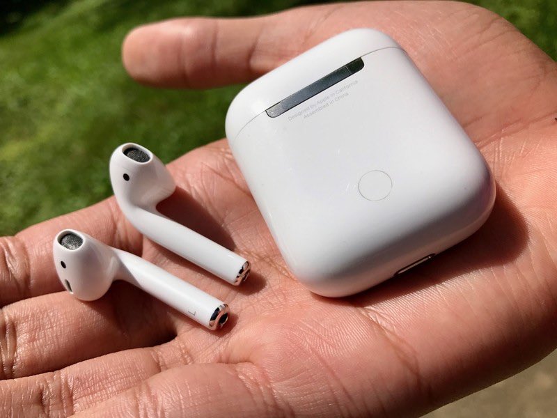 بمناسبة دخولنا لعالم Twitter ، 
.
نقدم لكم سماعة AirPods 🎁 

• الشروط :
^
- ريتويت للتغريدة

- فولو لـ @allhybb