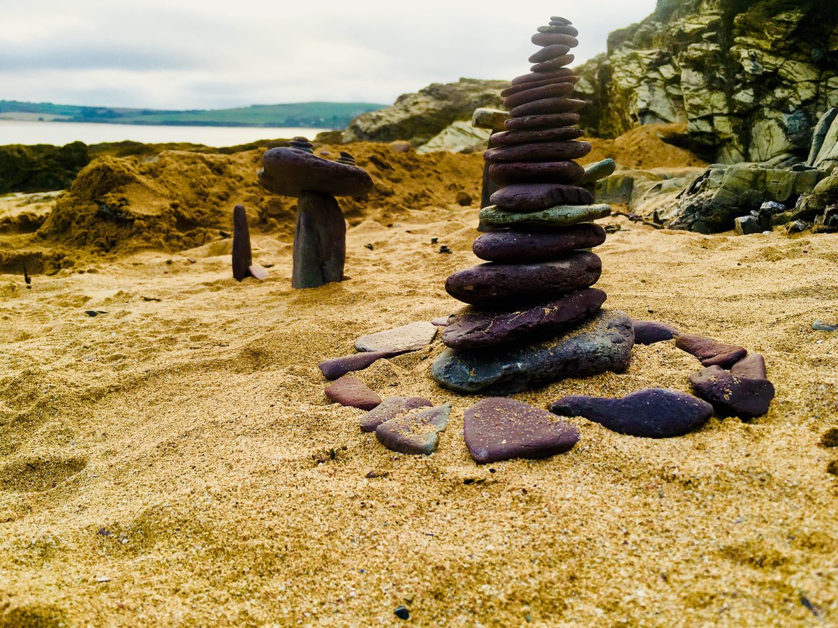 kernowmermaid's tweet photo. Rock stacks on #Daymer Bay! 💕 The pretty little gifts that Humans leave for the Mermaids! 😊🧜🏻♀️ #happymermaid #realmermaid #mermaidcornwall #kernowmermaid #cornishmermaid #sea #ocean #beach #rockstacks https://t.co/6MIFJruqv3
