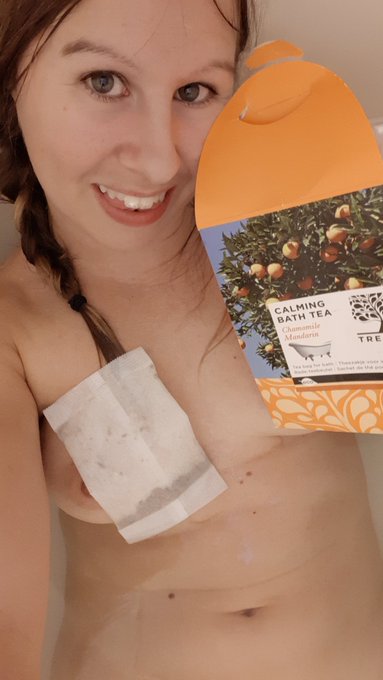 Happy #WetWednesday I am celebrating mine with some teabagging 😂 https://t.co/A0lBwG2loh<a href="/tag/wetwednesday"class="tags">#WetWednesday</a>