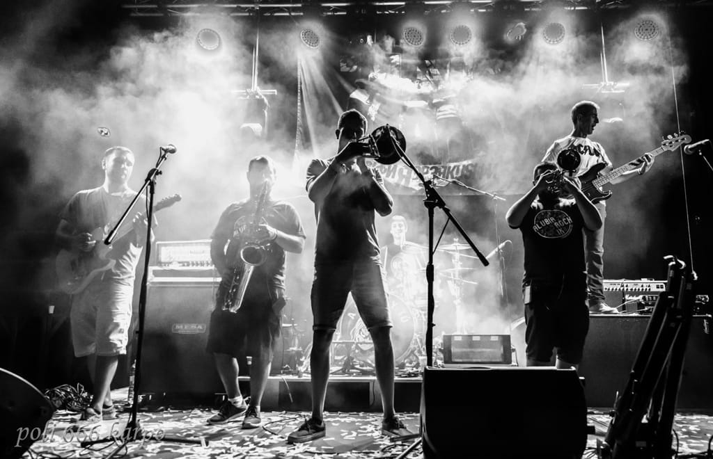 Gracias #moralesdetoro por tratarnos como en nuestra casa. Que siga el skaa. Os irenos dando mas noticias.
#accionreperkusion #ska
dementesska.es