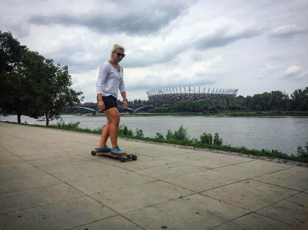 Justynawicicka's tweet photo. First #longboard 🤙🏄‍♂️🔝
I’m in love ❤️ #whataday #skater #warszawa https://t.co/jiHOVlBle0