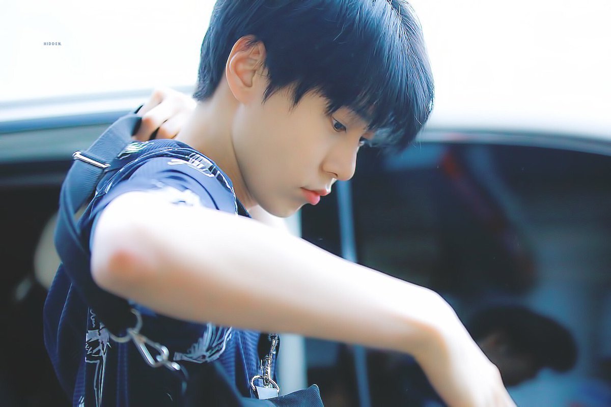 underdaseal's tweet photo. โดยอง = boyfriend material https://t.co/FUykNCzV2U