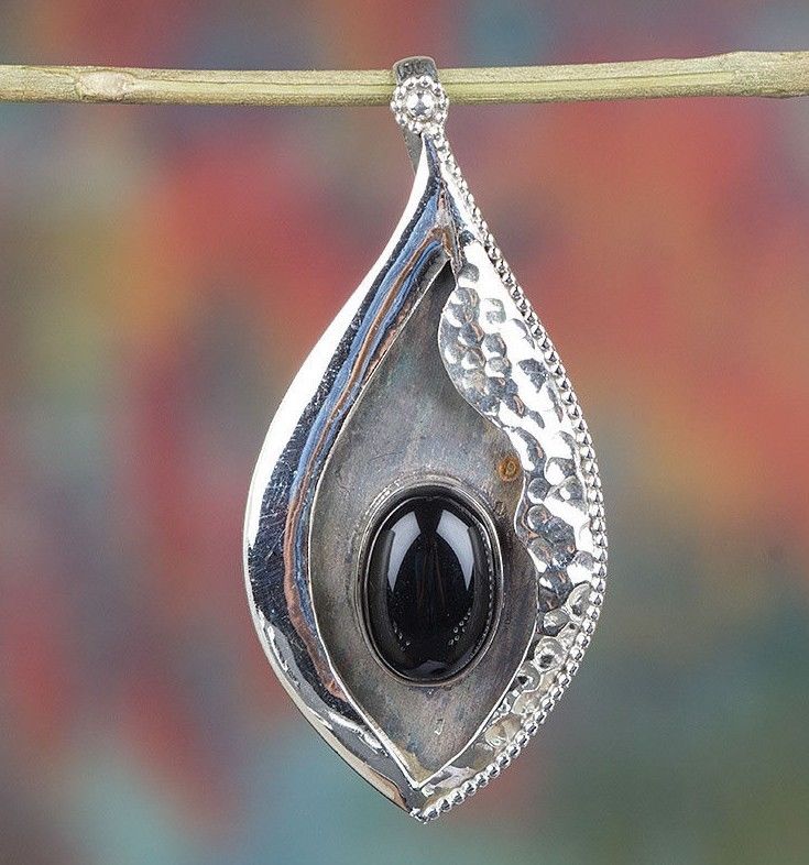 Pretty Handmade Black Onyx Pendant In 925 Sterling Silver
Buy At
ebay.com/itm/2830812585…

 #glamourspendant #attractsilverpendant #perfectpendant #finependant #fantasticpendant #extantpendant #excellentpendant #ultimatependant #cabochonpendant #extremelyunusualpendant #classygift