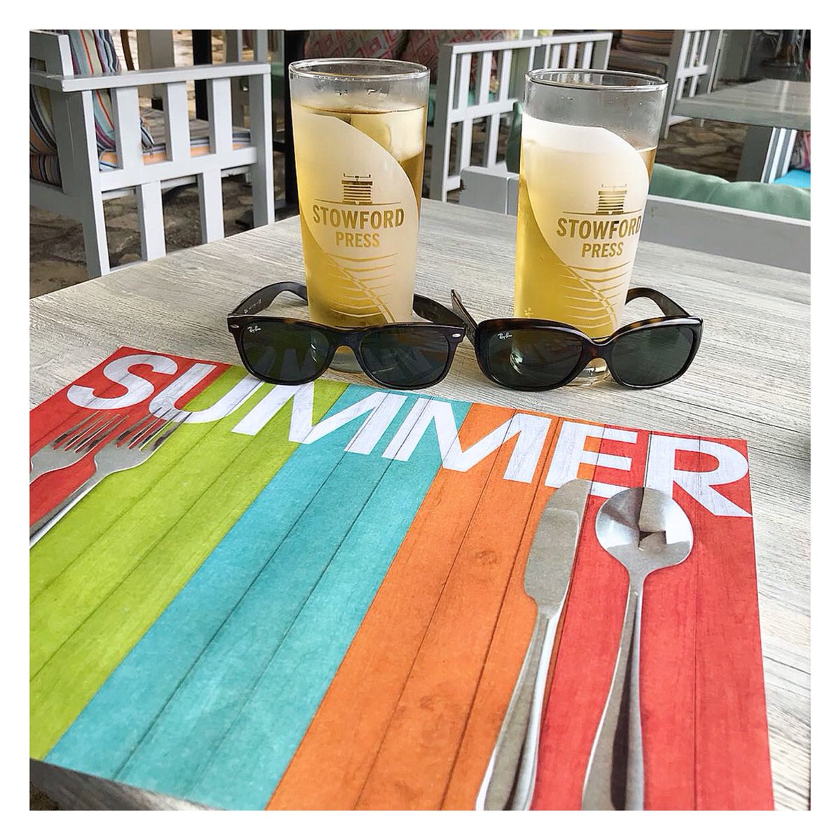 His and Hers Raybans😎👫
This photo was sent to us by our lovely customers all the way from Corfu celebrating their 30th wedding anniversary! Cheers from us! 🍻☀️3️⃣0️⃣