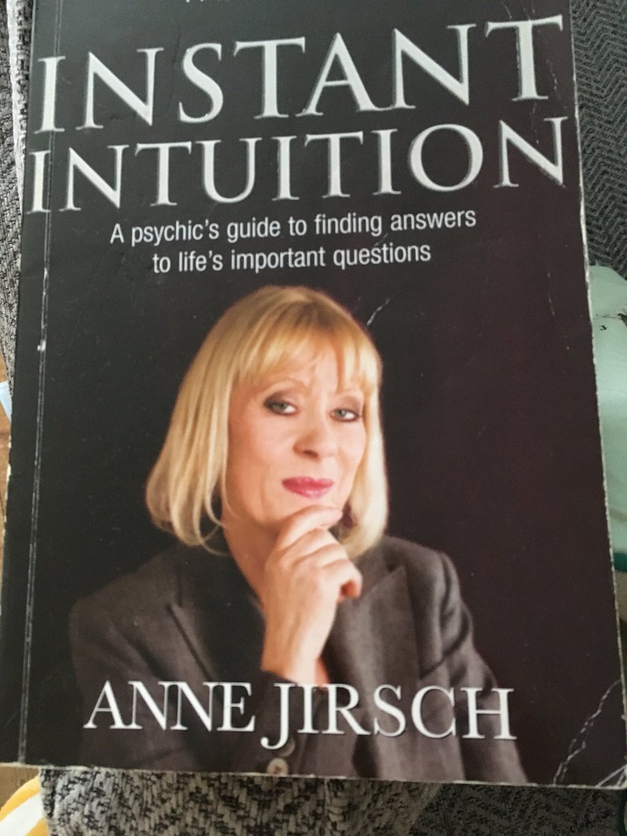 PastFutureLives's tweet photo. This book of @AnneJirsch is a brilliant tool to use to help you tune into your intuition. #books #WisdomWednesday #FLP #FLPRocks https://t.co/vYjGxIm3sl