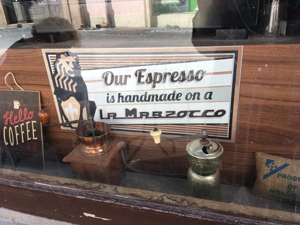 GrabYourSpoon's tweet photo. Coffee. Lots. https://t.co/m6ZLQgqH9P