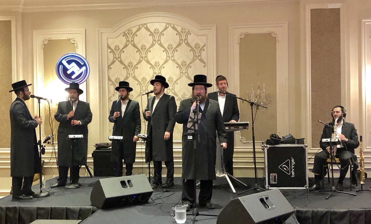 What a wedding tonight, always a pleasure working with the amazing @DuddyJacoby, backed up by the amazing @LevVoices led by <a href="/AbyBerkowitz/">Aba Berkowitz</a>, and some incredible Pre-Rosh Hashanah Horn Blowing by <a href="/yossi_zeiger/">Yossi Zeiger</a> #MarehCohen