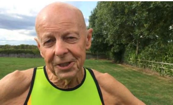 bbchw's tweet photo. Triathlete, 70, in South Africa competition https://t.co/Ji0C24RCIH https://t.co/kURA1qQCqq