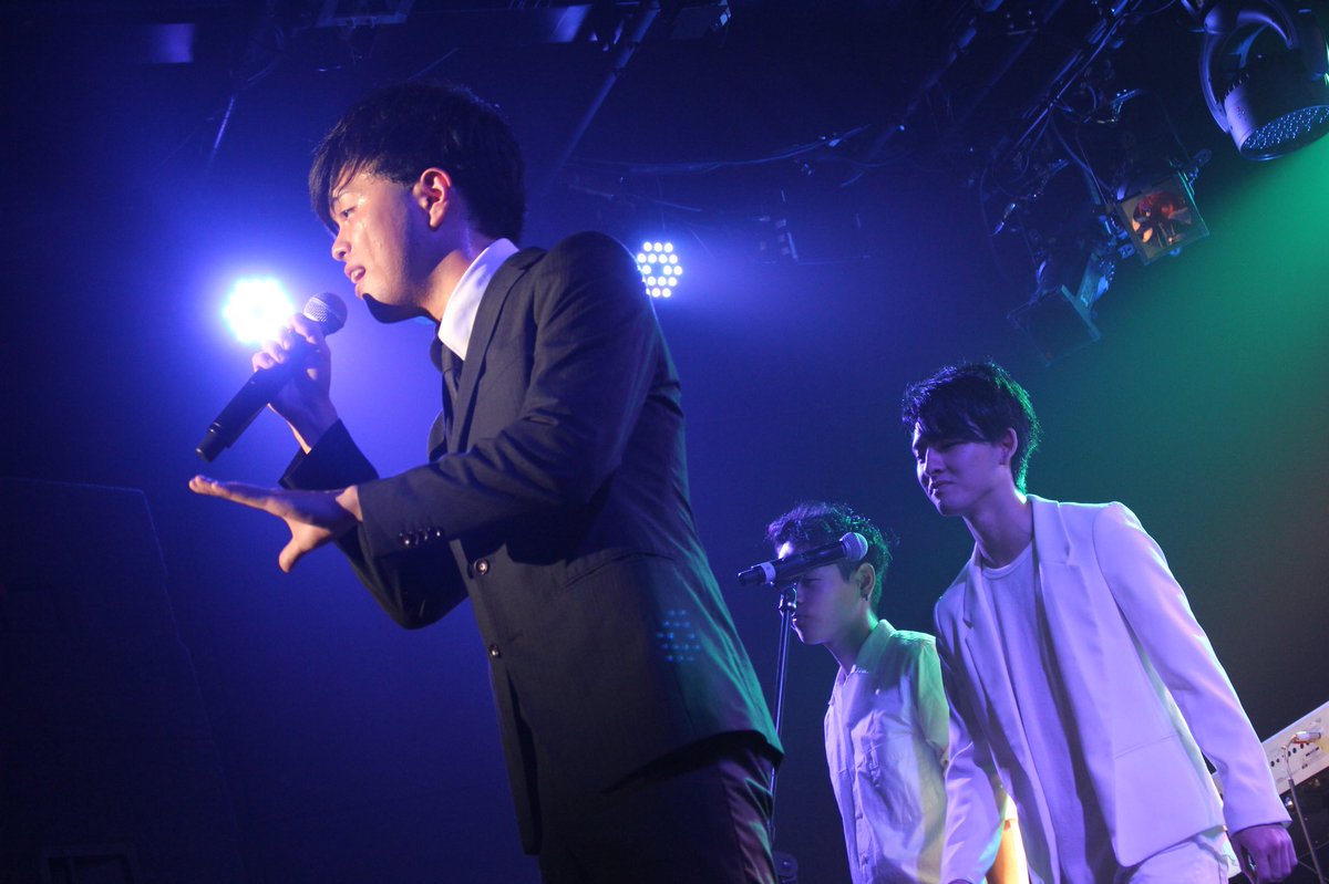 singershowcase's tweet photo. Singer Showcase 2018🎤
8/21に行われた本番では、多くの出演者の方々がステージを盛り上げてくれました！！👏🏻✨

そのアーティストの方々の紹介を少しずつしていきたいと思います！😎🌟

1枚目 宮崎海さん
2枚目 金子充さん
3枚目 長尾祐太さん
4枚目 中川綾音さん https://t.co/VoDEqaUS2m