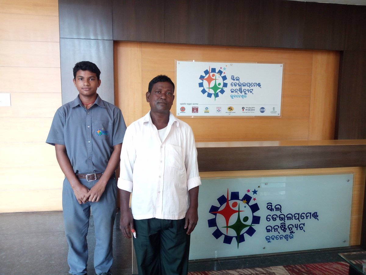 SDIBhubaneswar's tweet photo. Shri Bharat Jena ,father of Trainee Rajesh paid a visit to the campus, spend quality time with son, interacted with officials and conveyed best wishes to SDI.  #ParentVisit https://t.co/VVt66OZ5um