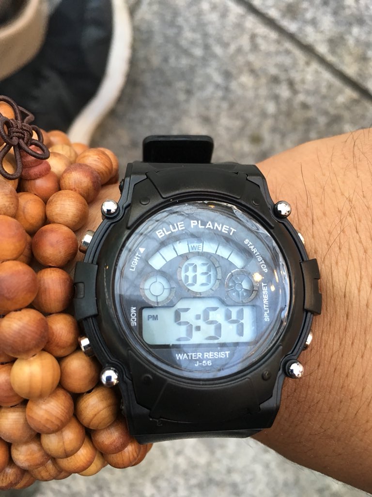 画像 腕時計ないと不便だからダイソーの300円腕時計をバックライトとかいろいろ機能ついてて悪くない T Co Rw7zduvlyg Matomehub まとめハブ