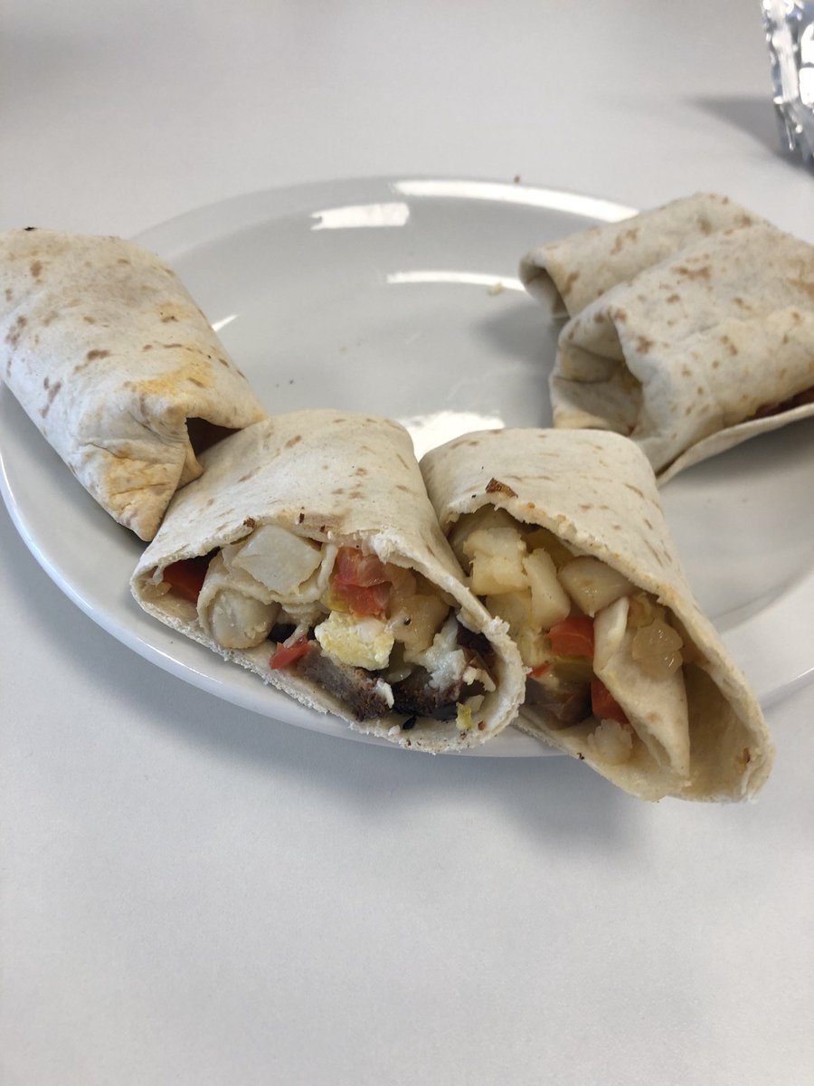 darren_winfield's tweet image. #sharedlunch @Defaqto #jackets #cheeseandbacon #breakfastwraps #yummy #talking #eating #sharing