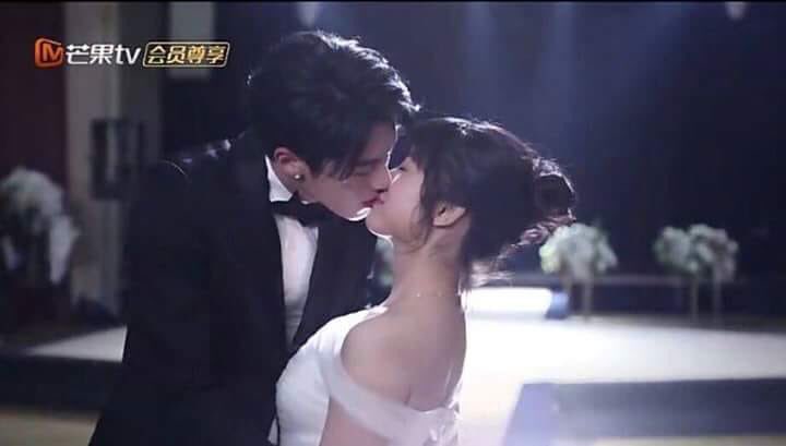dylanwangmm's tweet photo. Are you ready 🔥💃🏻
Don’t forget to catch up the finale episodes tonight ❤️
A long wait is over and a beautiful wedding scene is coming 💕💕
#DylanWangMyanmar #王鹤棣Myanmar #MeteorGarden2018 #DaoMingSi #dylanwangmm https://t.co/6LkoOCMtOV