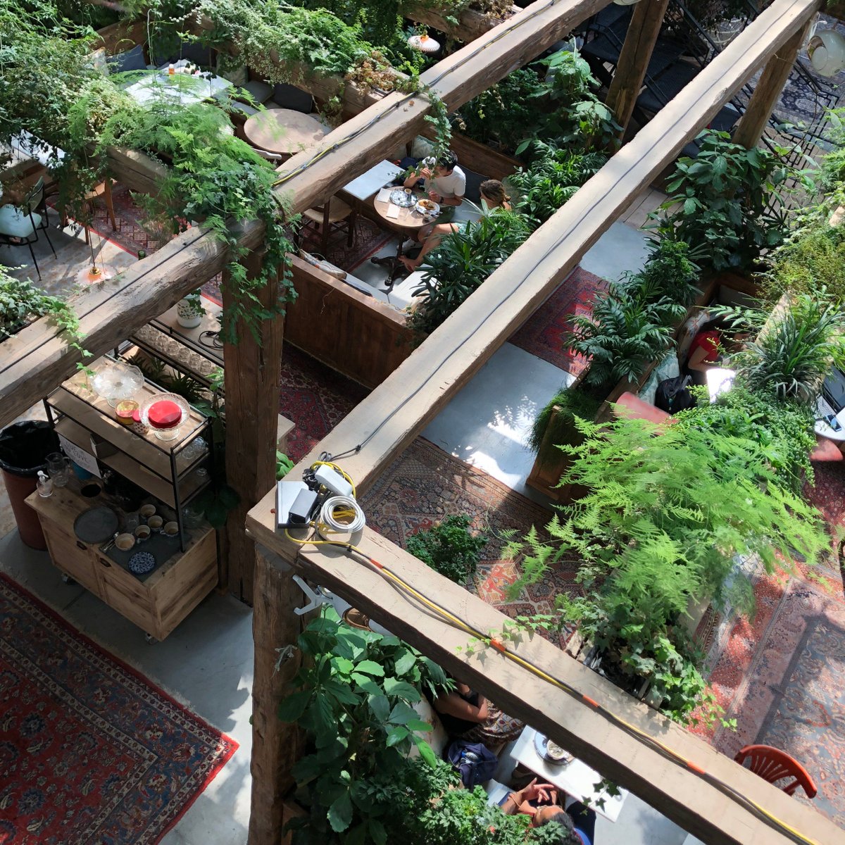 Au cours de son stage de 5 mois et demi chez <a href="/daco_io/">daco, a Veepee company</a>, @maxence_bouton nous a apporté sa vision de la communication et a créé une marque corporate plus forte pour daco, en interviewant de nombreux acteurs de la mode et en réalisant un contenu vidéo de grande qualité. (1/2)