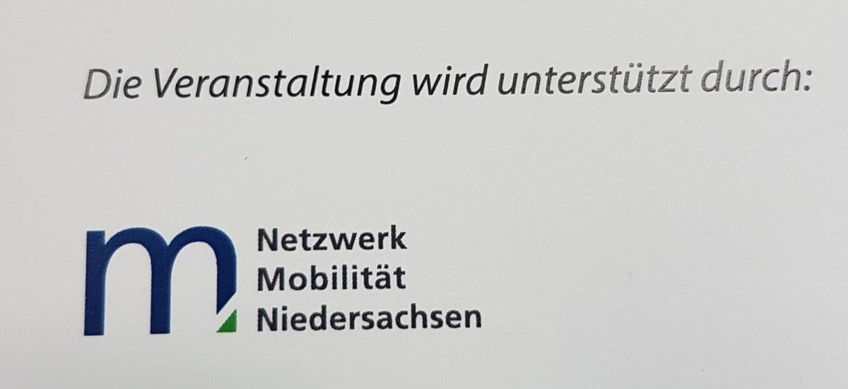 AutomotiveNds's tweet photo. Fachveranstaltung #Batterie und #Brennstoffzelle in der #Mobilität. #MagnusBuhlert vom nds. Ministerium für Umwelt berichtet über die nachhaltige Mobilität in #Niedersachsen. #NetzwerkMobilitaet #OLEC #Oldenburg #Mobilitätswende https://t.co/AgAfLV9ci2