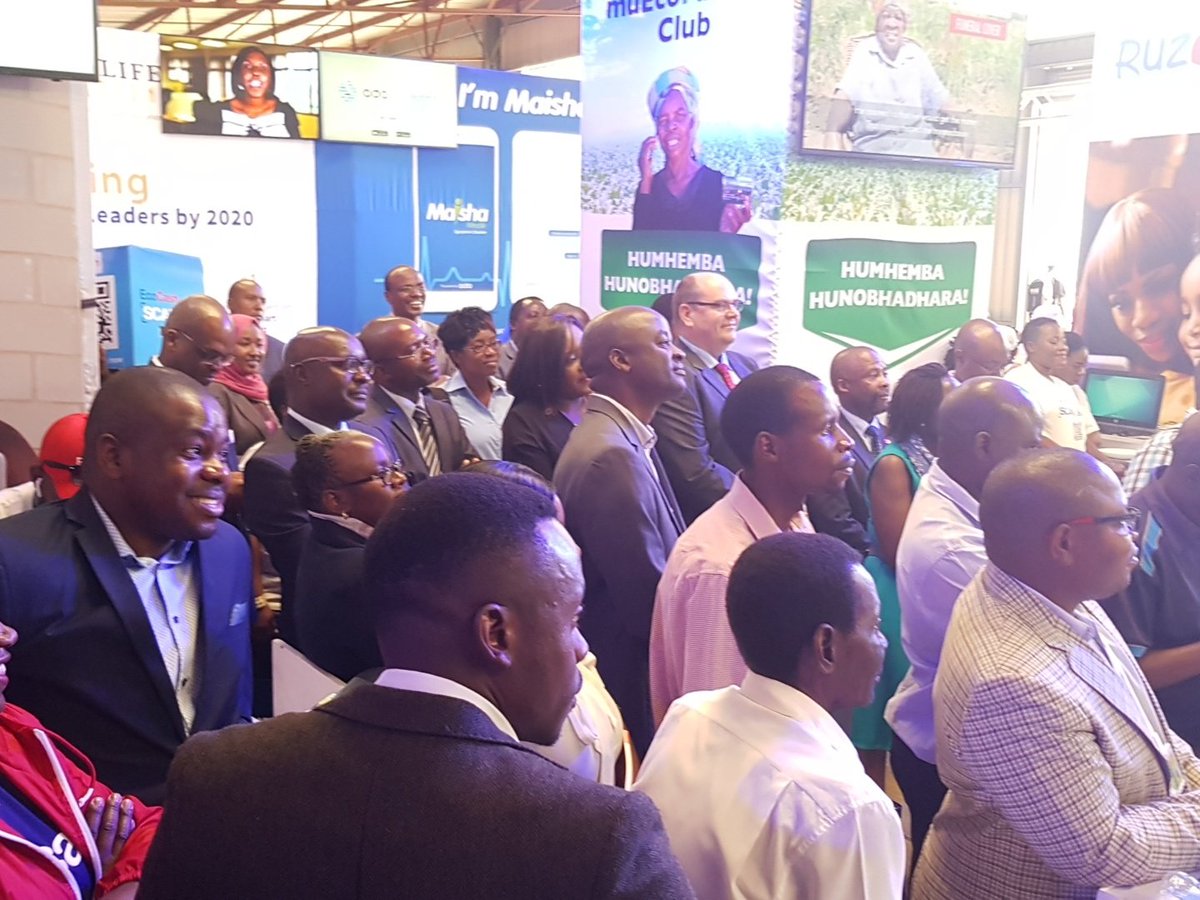 EcoCashZW's tweet photo. Mr. Mutepfa RBZ "The EcoCash Scan & Pay service comes at an opportune time when people are looking for more ways of transacting "
@econetzimbabwe
@JabangwePNN @eddie_chibi #EcoCashScan&Pay https://t.co/P30i51MPSr