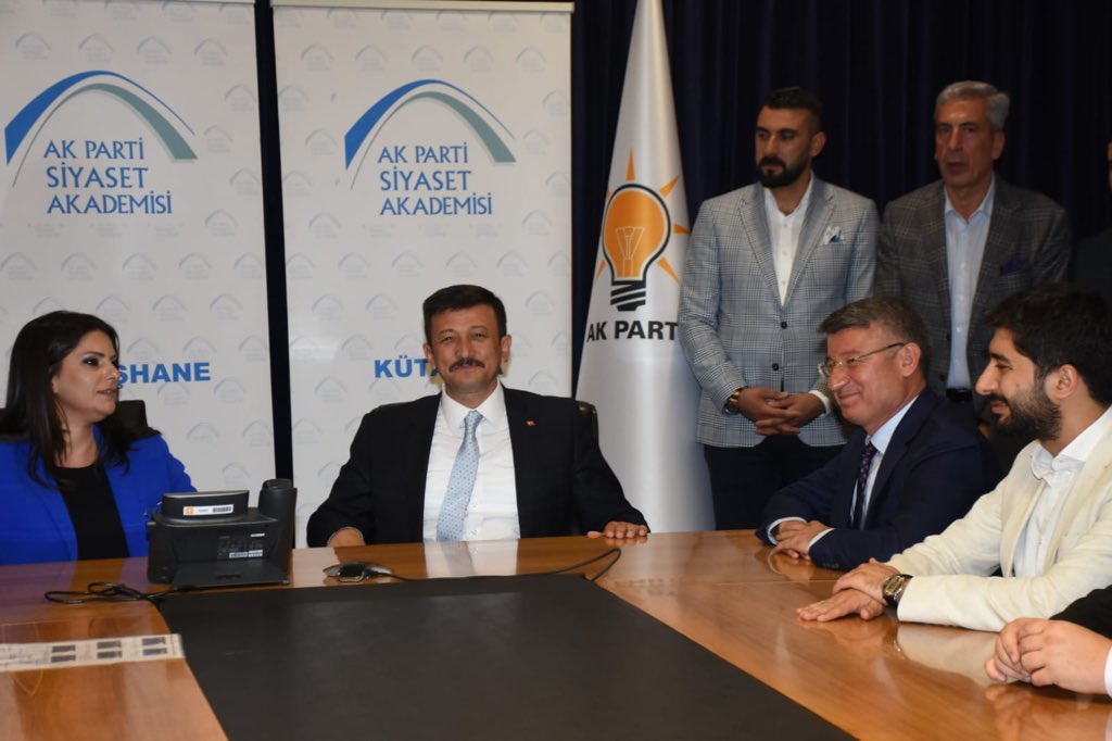 avhamzadag's tweet photo. Sivil Toplum ve Halkla İlişkiler'den sorumlu Genel Başkan Yardımcımız Sayın @jsarieroglu ve AK Parti Adana İl Teşkilatımız hayırlı olsun ziyaretinde bulundular. Teveccühlerinden ötürü teşekkür ediyor, Adana'ya sevgi ve selamlarımı gönderiyorum. https://t.co/3P2gbwKzFM