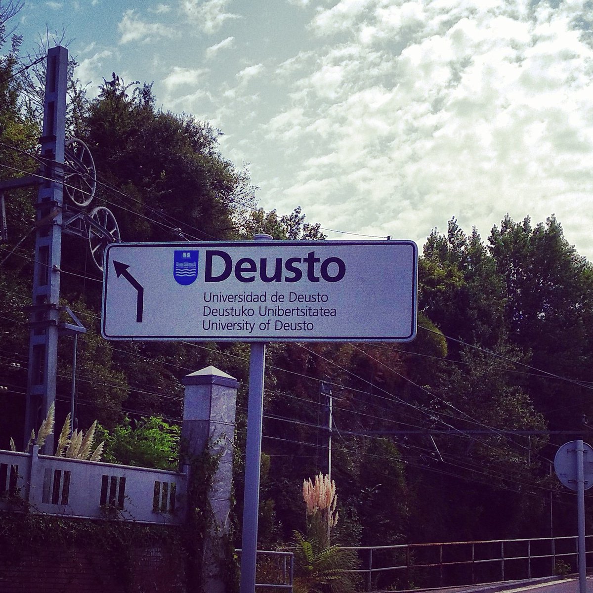 Dena prest! Welcome! 

Preparando la bienvenida a un nuevo curso académico cargado de ilusión 👩‍🎓👨‍🎓