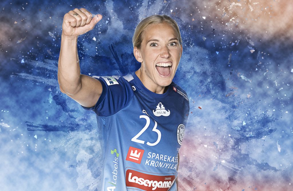 Så er der nyt om vores 1/4 finale plads imod København Håndbold.

Vi spiller den 18/9 kl. 18:30 i København. Så skynd dig at sætte kryds i kalenderen!
#RandersHKvidere #enjoythehardwork #craft #sportmaster