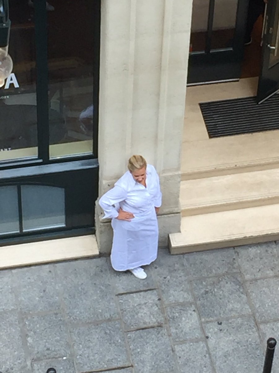 FHCOM's tweet photo. Bienvenue @HeleneDarroze #Joia dans notre beau quartier de la Bourse rue des jeûneurs #Paris face à l’agence #FHCOM #restaurant #opening #TakeAway https://t.co/QG4pKJkeiE