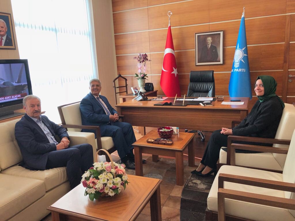 Vedat Demiröz (@vedatdemiroz) on Twitter photo Sosyal Politikalardan Sorumlu Genel Başkan Yardımcımız <a href="/drbetulsayan/">Dr.Betül Sayan Kaya 🇹🇷</a> ’ı makamında ziyaret ederek hayırlı olsun dileklerimizi ilettik. Sosyal Politikalardan Sorumlu Genel Başkan Yardımcımız <a href="/drbetulsayan/">Dr.Betül Sayan Kaya 🇹🇷</a> ’ı makamında ziyaret ederek hayırlı olsun dileklerimizi ilettik.