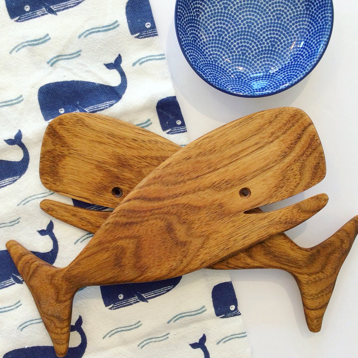 We think these salad servers are Whaley, Whaley Cute, how about you! Hand carved in New Brunswick and back in shop now!! 🐳🐳🐳 #whalepunwednesday