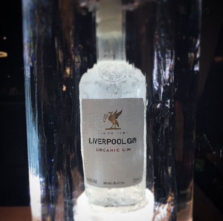 LiverpoolGin's tweet photo. Fantastic gin-filled evening last night for the launch of the new Liverpool Organic Gin range.
Huge thanks to our talented friends over at @GlacialArt1 for the amazing ice sculptures 😍❄️

@EchoArena https://t.co/rokmlx8TDI