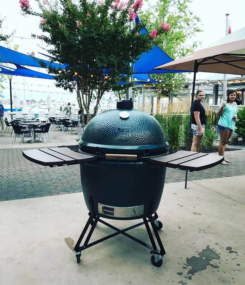 While Cheech the smoker is working you don’t have to! Come out and enjoy Whiskey Wednesday! 
#biggreenegg #cheech #foodie #lunch