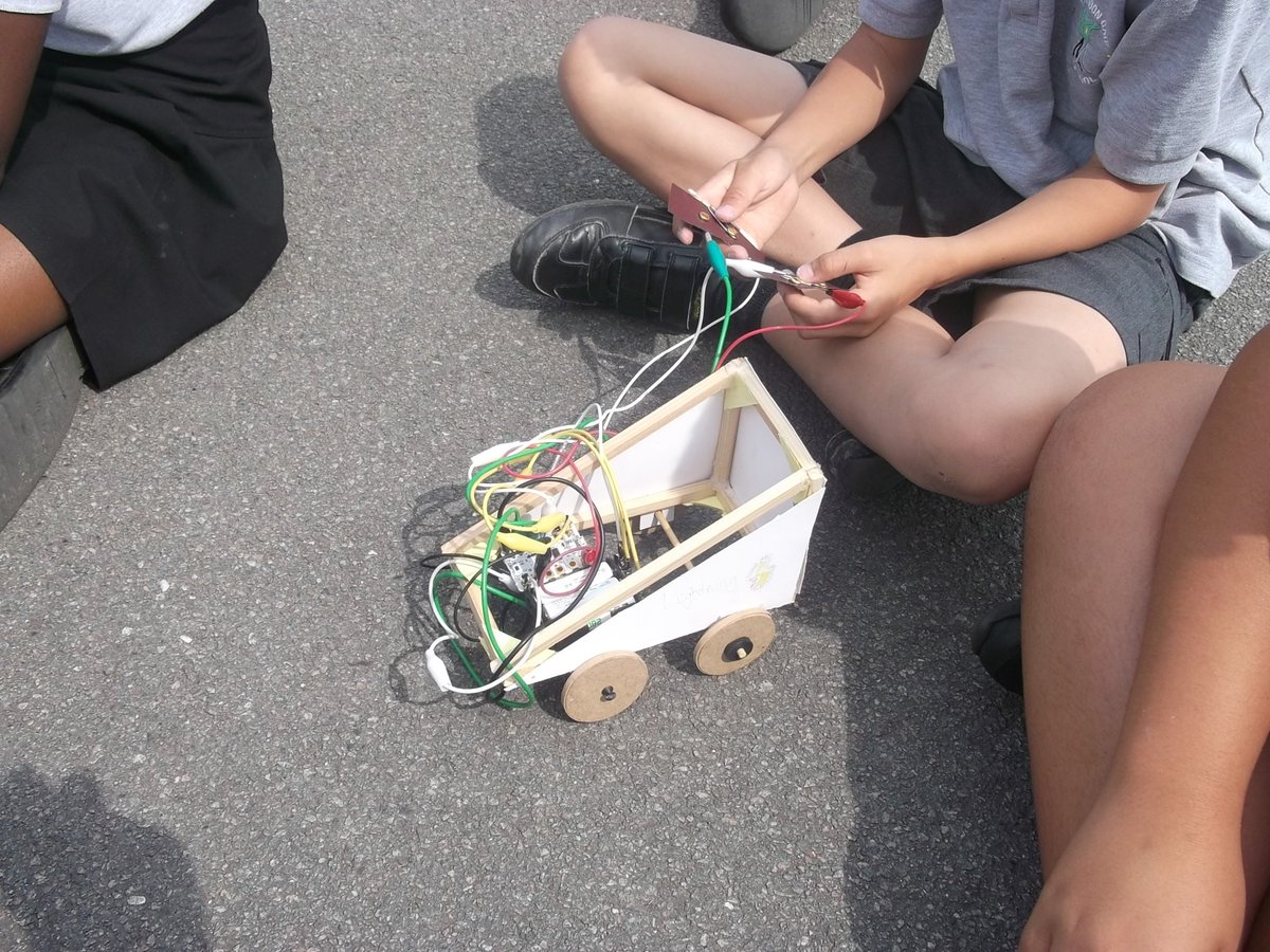 MScott_Official's tweet image. @Baggiepr @RedfernElec @SwayGrantham Looking forward to #RobotWars2019 after the success of last year #Code #Year6