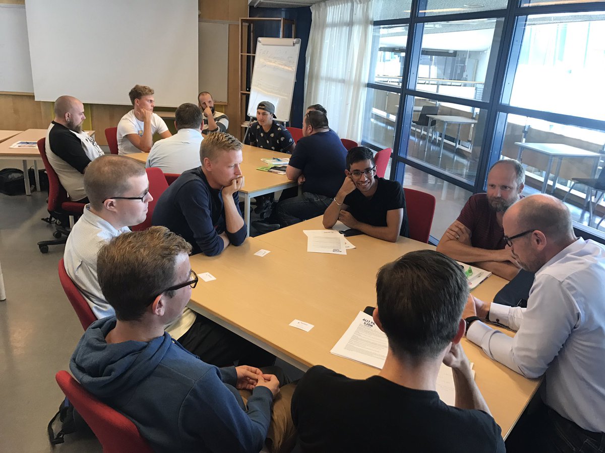 PederXenter's tweet image. #xenteryh #marinkraft #imatech #viggoboats #addboats #marinshopen #marintekniker idag speedmeeting om LIA - praktik på utbildningens andra dag, såklart.