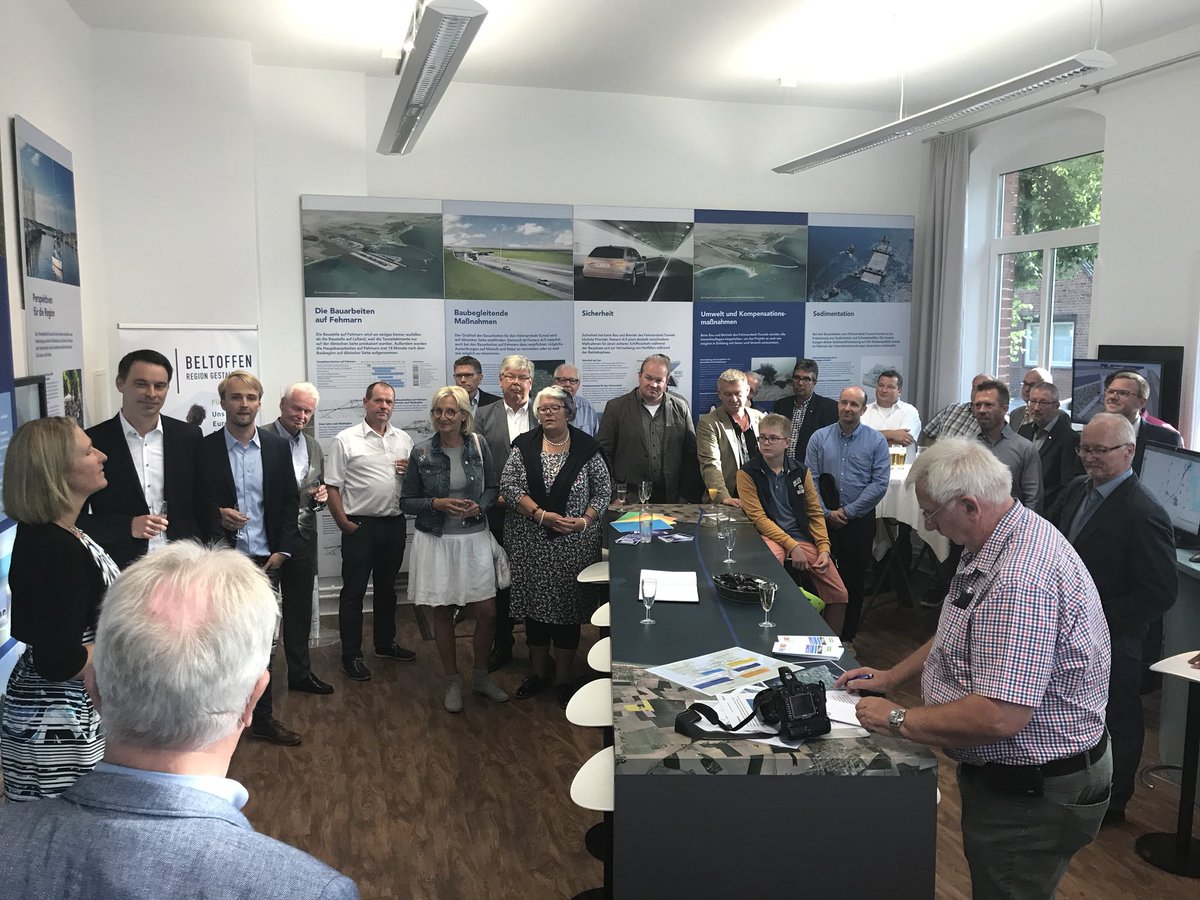 anbindung_fbq's tweet image. Voll besetztes #Infocenter, neues Ambiente und viele Neuigkeiten zur festen Querung