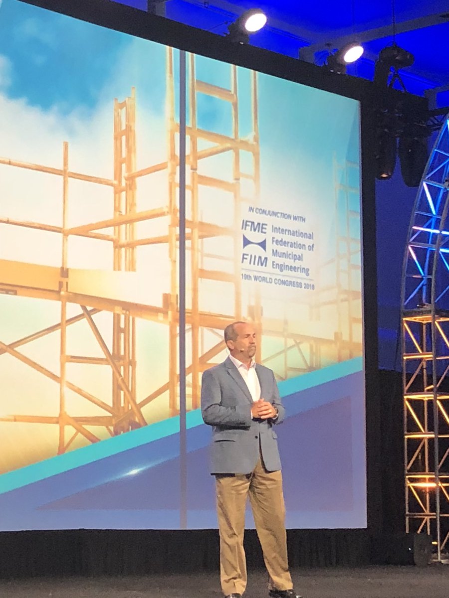 APWA President Dave Lawry kicks off the closing general session at PWX 2018.  Thank you Kansas City Metro Chapter for a awesome conference.