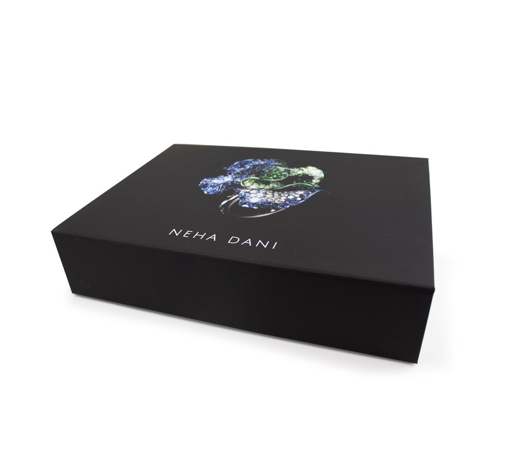 SunpackDotCom's tweet photo. Gemstones are a girls best friend! These custom mag boxes were used as sample kits for gemstones. They were offset printed and have soft touch lamination. #gemstones #jewelry #jewelrybox #luxurypackaging #samplekit #brandpackaging #highendpackaging #csarite #marketing #MADEinUSA https://t.co/cbuPerxqsu