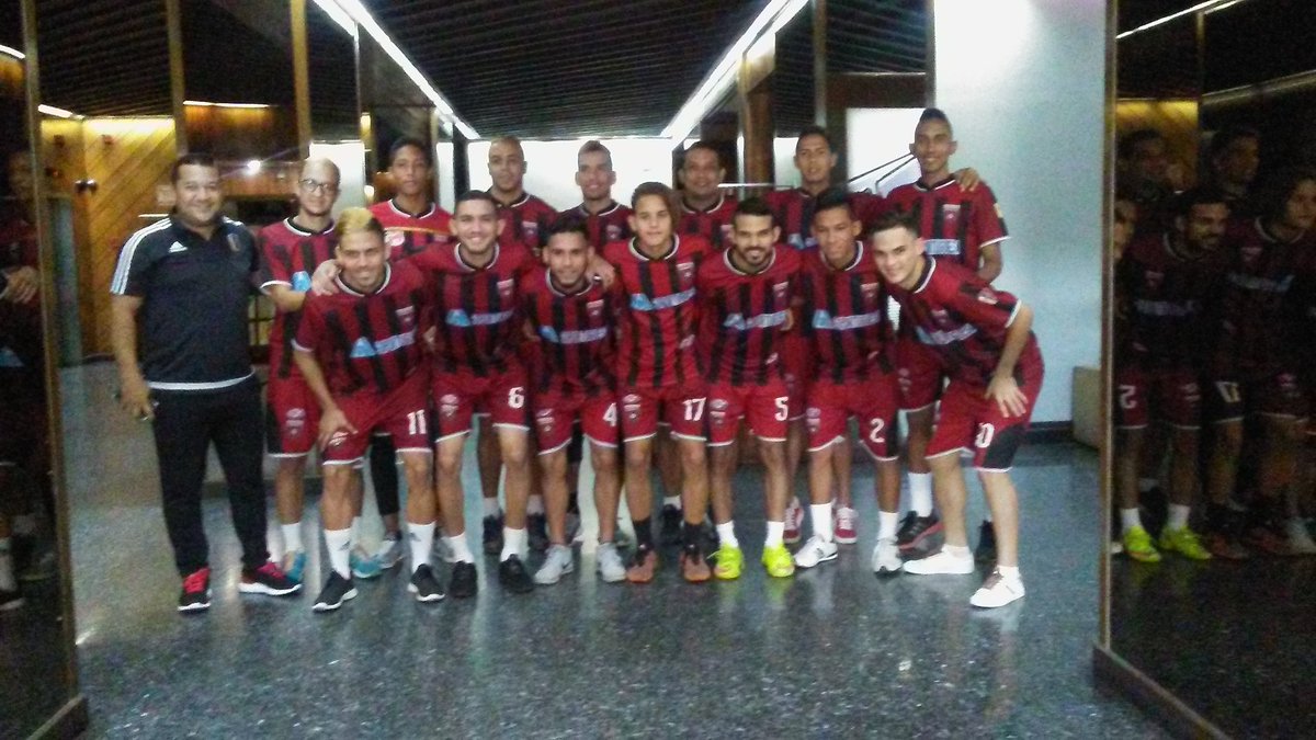 PortuguesafcTv's tweet photo. #LSFV el duelo de hoy #EnVivo del @Caracas_FC vs @Portuguesa_FC a nivel nacional lo pueden ver por aqui
👉 https://t.co/W57HE9rNJ6 hora 6:00 pm https://t.co/x8FLB926ba