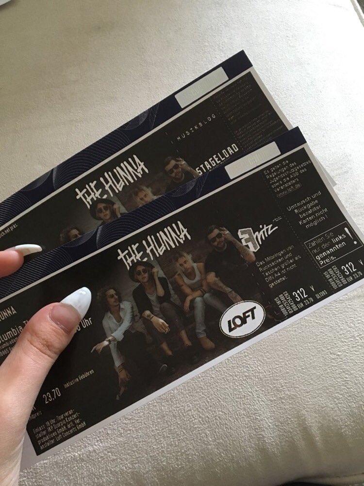 Nikki_Ann97's tweet photo. @hightimeio is looking for Superfans from @THEHUNNABAND for idk what. But I’m here since day one and I would be kinda sad if no one thinks about me as a super fam.
#NotJustABandButAFam
#teamhunna https://t.co/yUmumXPElG