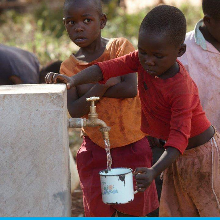 Tap water for rural households thanks to the rehabilitation of 23 piped waters scheme, benefitting up to 196 000 people in 10 districts around Zimbabwe. Strong partnerships with @ukinzimbabwe. #ukaid #WWWeek #worldwaterweek.