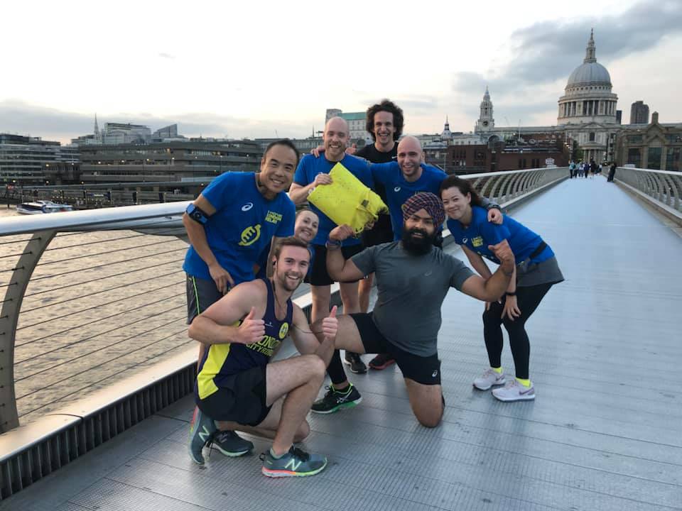cityrunnersclub's tweet photo. The #imoveldn gazebo made its way to our venue last night. "Gary" will be on display there all week before he makes his way to the next running club on his tour π
@TheLondonRelay @dannybent @Running_Charity https://t.co/zLebnT2l8K