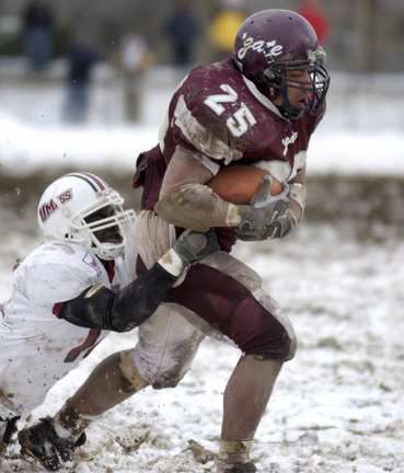 gate6912's tweet image. '03 days until @ColgateFB kicks off their campaign for a 10th Pat. League Title! Do your part and join the Maroon Council! #TeamColgate #ColgateEntry 
youtube.com/watch?v=kOtWX_…