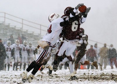 gate6912's tweet image. '03 days until @ColgateFB kicks off their campaign for a 10th Pat. League Title! Do your part and join the Maroon Council! #TeamColgate #ColgateEntry 
youtube.com/watch?v=kOtWX_…