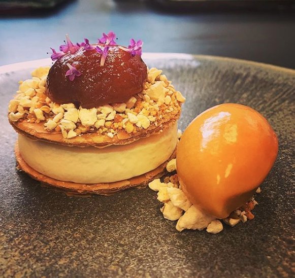 There's always enough room for dessert 😋 Our honey ice cream sandwich is sure to hit the spot! See what else our à la carte lunch menu has to offer: bit.ly/2qBDTB6